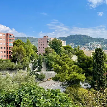 アパート Spacieux A *